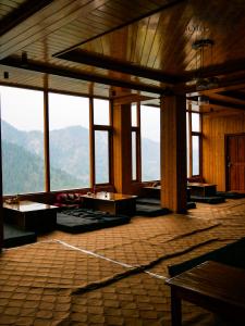 Sojha Hills Hotel & Restaurant