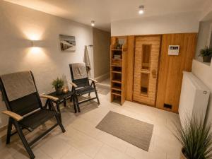 FH-Nordseeanker-im-Huus-Godewind-vorm-Viermaster-mit-Sauna-und-Kamin