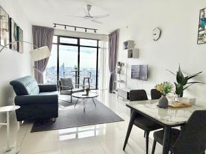 Beacon Executive Suites #Elegant #SkyPool #Georgetown #4pax #2BR 2bath #1Queen 2Single #Quality well maintained #Private superhost