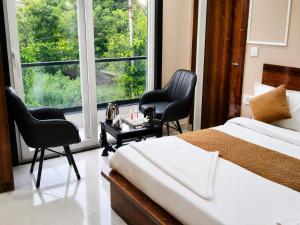 Hotel Blue Fern - Near India Expo Center & Mart , Greater Noida