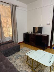 Club Quarters Apartment