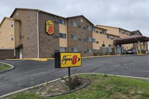 Super 8 by Wyndham Kansas City