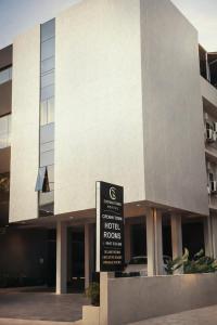 Crown Town Hotel - Kalamassery