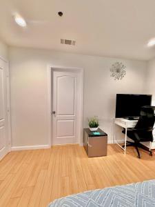 New house 3Brs 2Ba 15 mins to DTLA