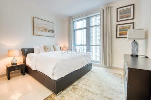Close to Burj Khalifa & Dubai Mall with Relaxing Balcony, Claren Tower 1, Downtown Dubai by Deluxe Holiday Homes