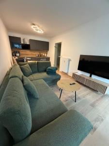 Neu! Innenstadt inkl Bettwäsche und Handtücher Kaffeevollautomat und Balkon HW1