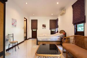 Authentic & Spacious Thai Villa 6BR Private Pool Sea View Sleeps 14
