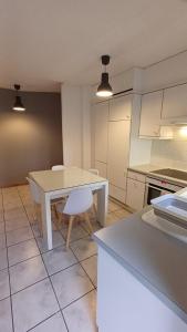 Appartement 2 grandes chambres avec balcon
