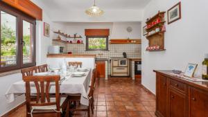 Apartment Dasa with pool by Villas Guide