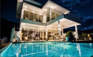 Breeze Bay Luxury Seaview Villa