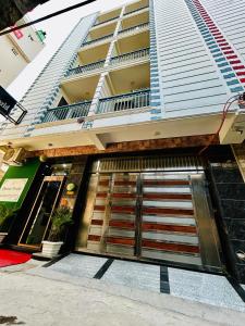 Hotel New World- free airport drop