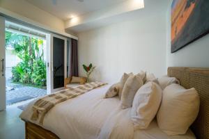 Waterlily Villa - Beachside Villa with Private Pool
