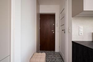 Las Bielański Chic Apartment by BookingHost
