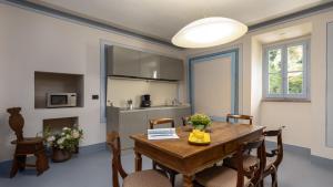 VILLA LA RASSINATA 8, Emma Villas