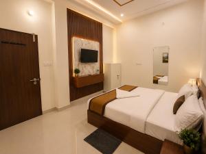 Radhe Shyam Resort Vrindavan By HRG Hotel Near Prem Mandir