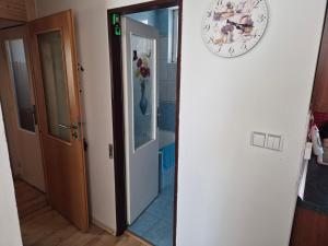 Rodinný půldomek s vybavením a bazenem