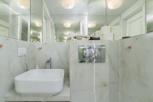 Quiet Apartment Near The Park, Metro, Centre, WI-FI - by HIK Apartments
