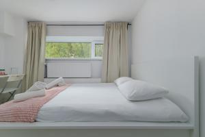 Quiet Apartment Near The Park, Metro, Centre, WI-FI - by HIK Apartments