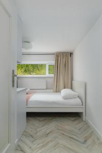 Quiet Apartment Near The Park, Metro, Centre, WI-FI - by HIK Apartments