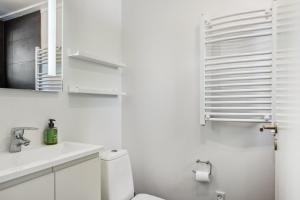 Cozy Holiday Home With Beautiful Sea View In Øer Maritime Holiday Village