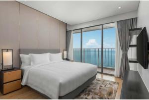 Soleil 2-bedroom Luxury Apartment with Sea View
