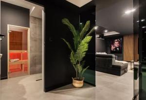 3BDR Apartment with private jacuzzi and sauna