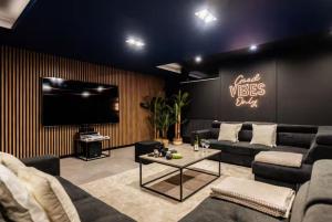 3BDR Apartment with private jacuzzi and sauna
