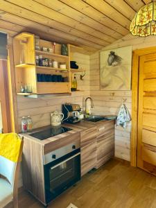 Goldingen Stone Retreat - Hot Tub and Nature