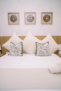 Palms La Beachfront Suites