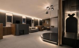 Villa X Budapest with Private Jacuzzi and Sauna