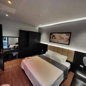 Pickle Hotel