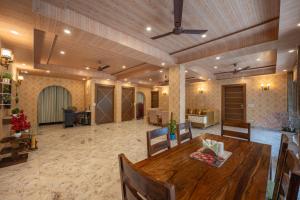 A Mountains Suffer Hotel Kasauli Near Kasauli Hills Resort by Splendid Retreat Hotels - Family Groups - Balcony - Parking - Mountain View - River View - Forest Treks - Vacation - Memories