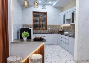 Cresta Luxury Home