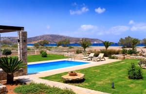 Muses Beach Villas - Urania