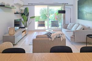 Modern Houses Cannes - Swimming Pools AC and Garage - BENAKEY