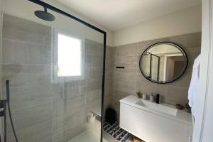Modern Houses Cannes - Swimming Pools AC and Garage - BENAKEY
