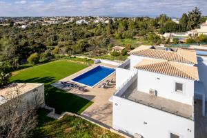 Villa Benisamar Beautiful And Elegant 5 Bedroom - Short Walk Carvoeiro