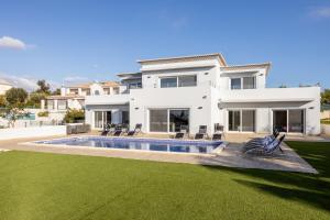Villa Benisamar Beautiful And Elegant 5 Bedroom - Short Walk Carvoeiro