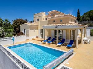 Spacious Carvoeiro Villa Casa Jemb 3 Bedrooms Great Pool Area