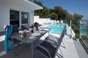Cp 5 Bedrooms NL Villas Lucas Clara Pyrgi