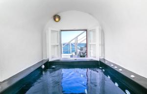 Luxury Santorini Villa Aurora Grace Villa Indoor Plunge Pool Caldera
