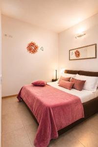 Green Leaf Apartment