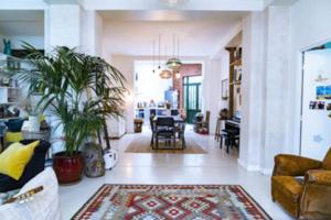 Magnificent Bright And Atypical Apt With Garden