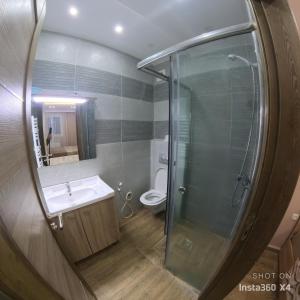 Comfort Suite 2 minutes from the Beach with Private Parking 101