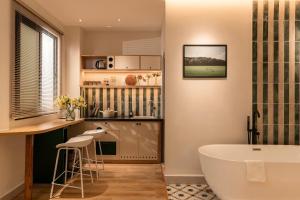 Paar Homestay Đường 3 Tháng 2 - Gần Vạn Hạnh Mall - Bồn Tắm Cho Cặp Đôi
