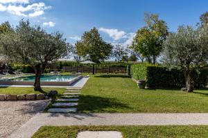 Pozzolino Prestige Villa, pool near Lake Garda