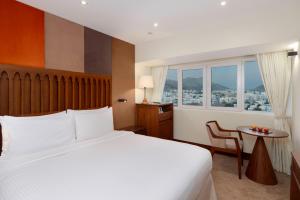 Al Falaj Hotel - Secure City Escape in Muscat
