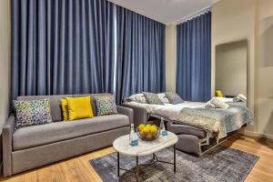 UrbanFlat 77 - Urban Sublime Apartment Le Marais Republique