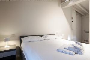 Cittadella Residence, Exclusive Rooms in Lonato Del Garda, by HOST4U
