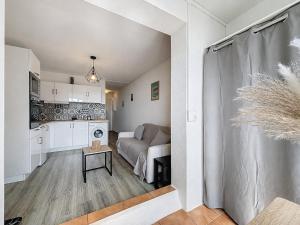 Bay View studio cabine Baie des anges Laciotat 3 lits 4 pers vue mer